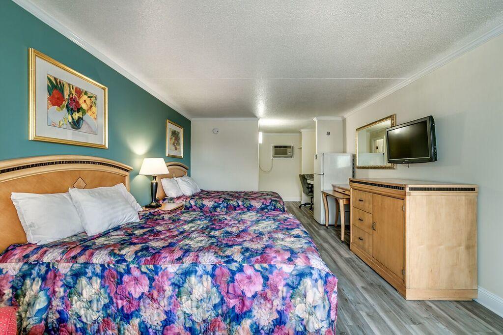 Sea Hawk Oceanfront Motel Myrtle Beach Exterior photo