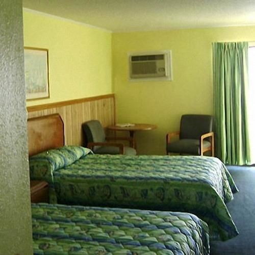 Sea Hawk Oceanfront Motel Myrtle Beach Room photo
