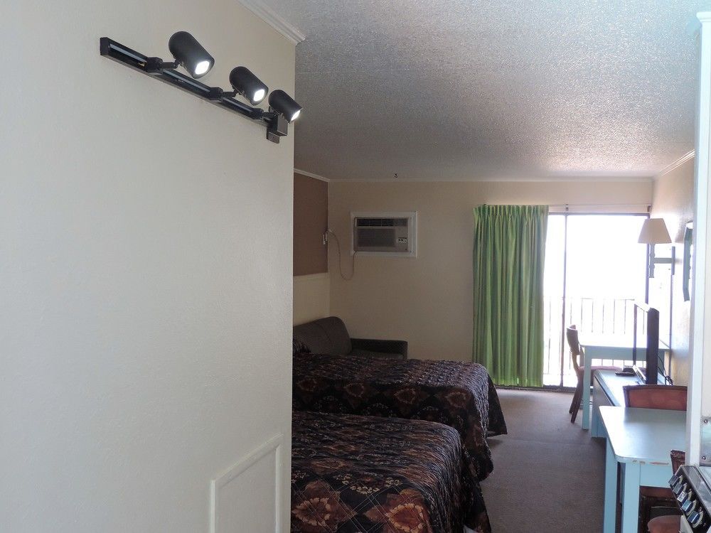 Sea Hawk Oceanfront Motel Myrtle Beach Exterior photo
