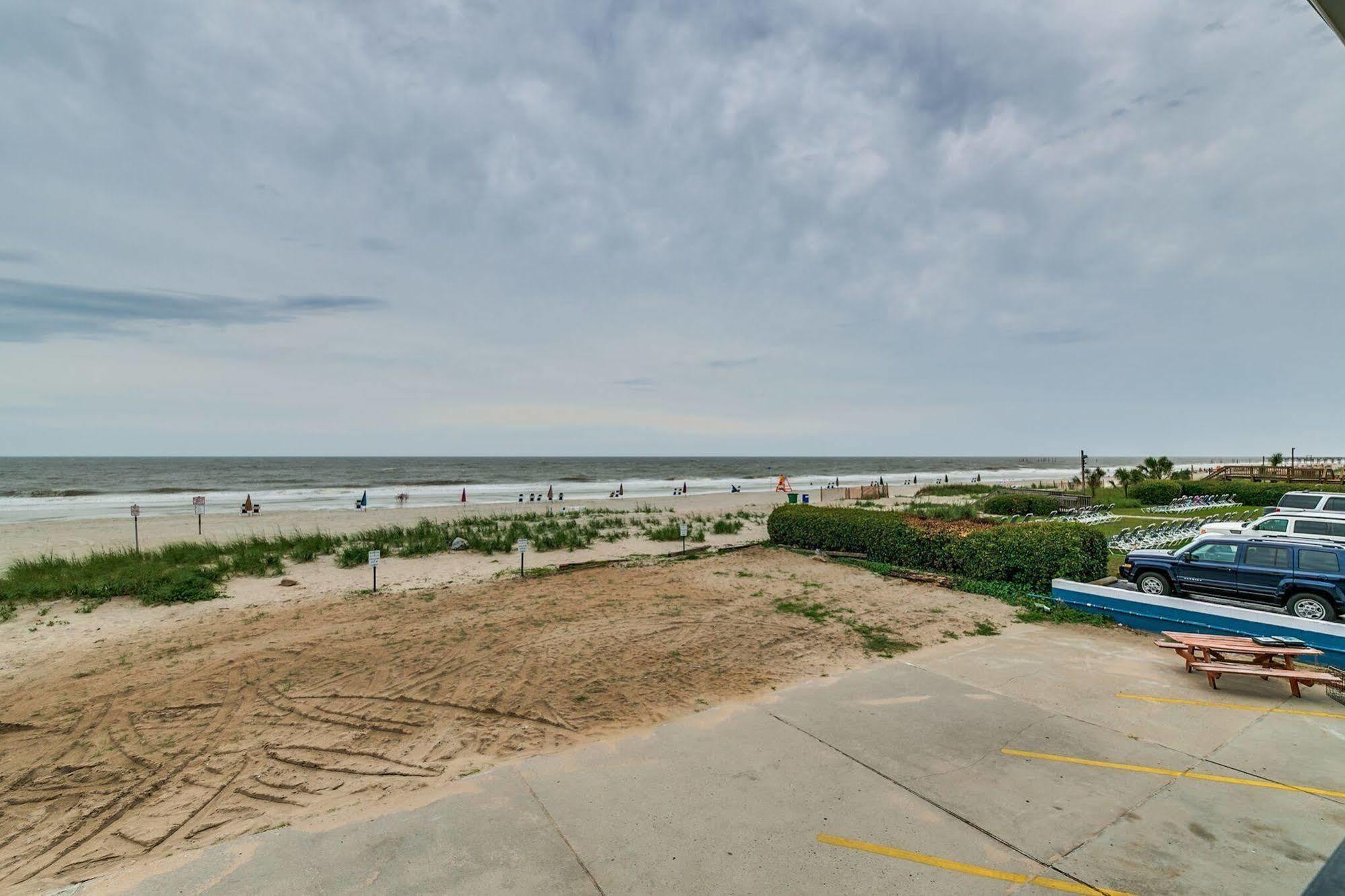 Sea Hawk Oceanfront Motel Myrtle Beach Exterior photo
